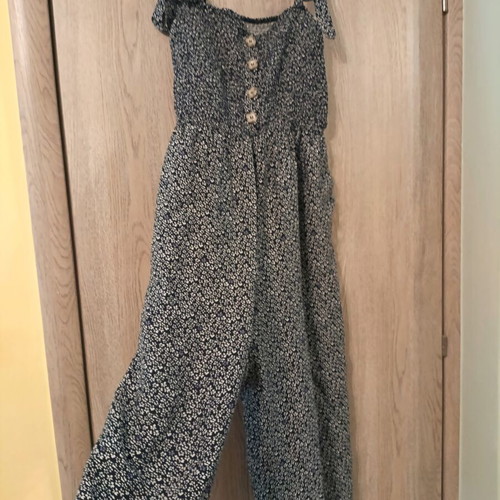 One-piece jumpsuit used, one size, white