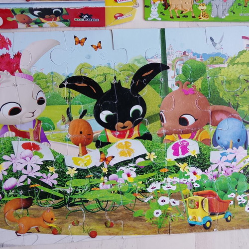 Bing Maxi Puzzle 24 Pieces and Jungle Animals Puzzle used