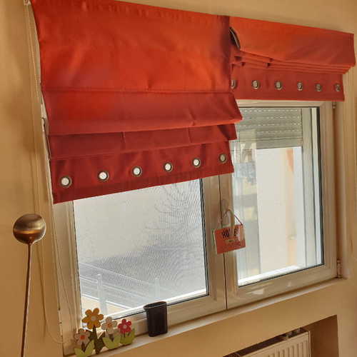 Curtain blinds used, 1 double and 3 singles, red/brick color