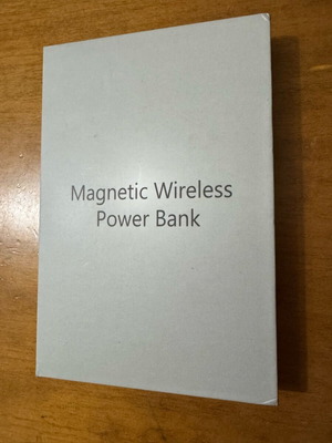 Powerbank 5000 mAh MagSafe wireless charging new with display