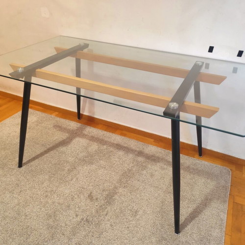 Glass dining table for 4-6 people like new with wood and metal support