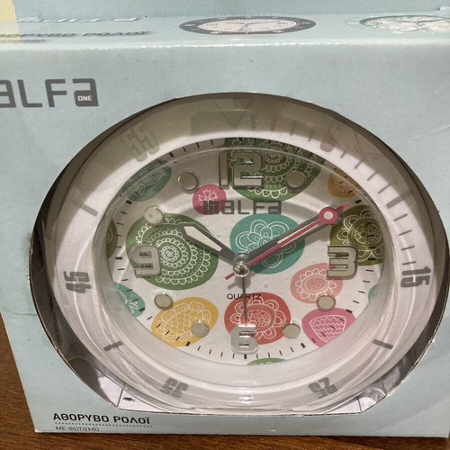 Alfa Silent Alarm Clock new with light and snooze function