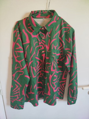 Shirt medium size like new
