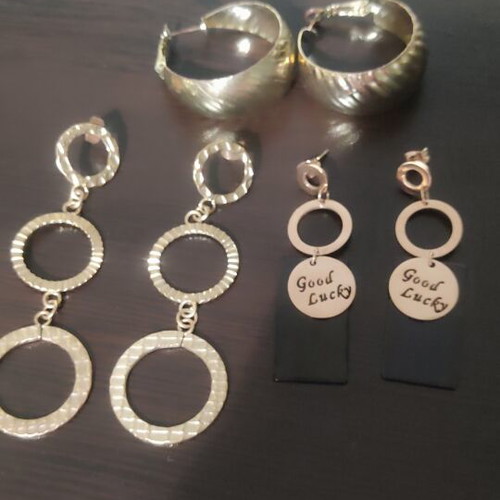 Set of 3 pairs of earrings like new, gold tone