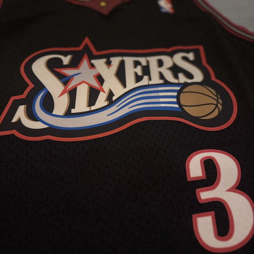 Mitchell & Ness Allen Iverson Philadelphia 76ers Jersey XL like new