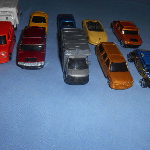 Maisto toy cars used, pack of 10, scale 1/60-1/64