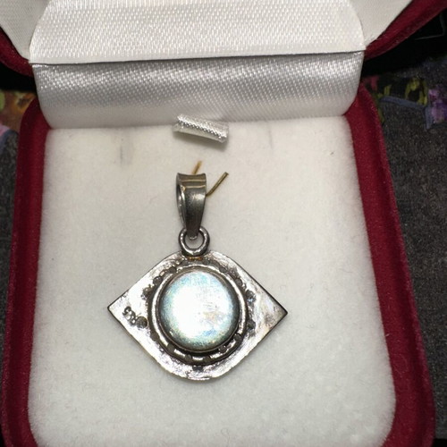 Silver Evil Eye Pendant like new, 4.41 grams