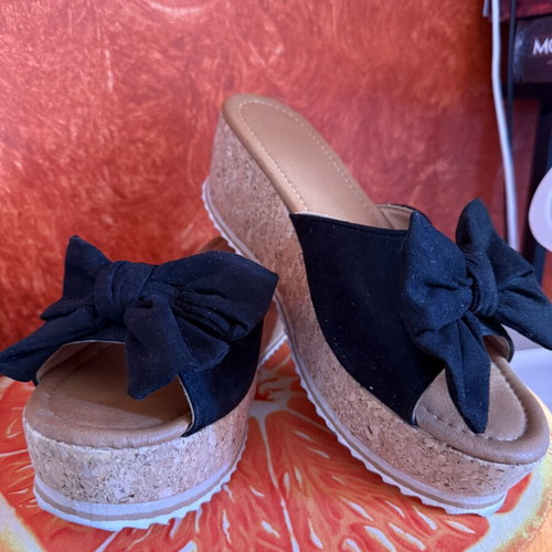 Slides with Bow size 41 like new, black