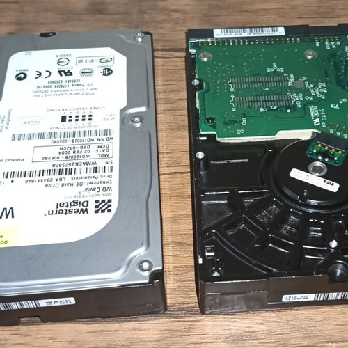 Western Digital WD1200 120GB IDE hard drives, pack of 2