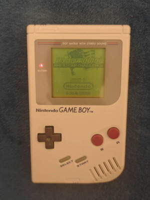Nintendo Game Boy φορητή κονσόλα με παιχνίδι Lamborghini American Challenge