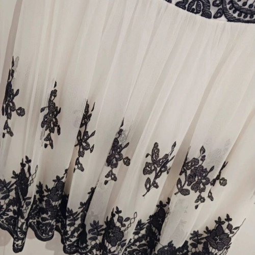 Dress with embroidery like new, ASOS, black and white, size L