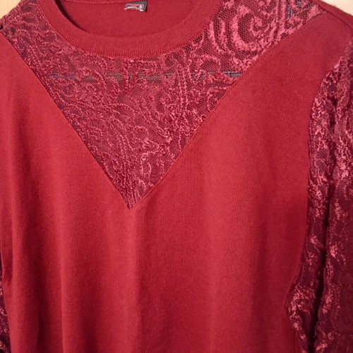 Vintage sweater size L like new, burgundy with unique design