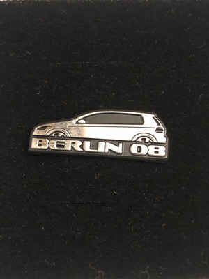VolksWagen (VW) Golf Berlin 08 pin new