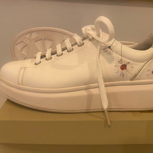 Ted Baker sneakers new, white with gold details