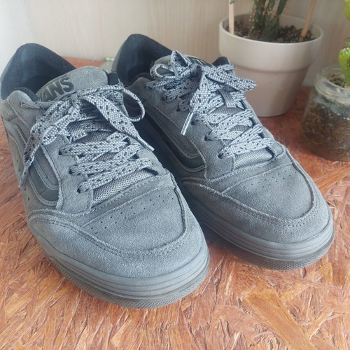 Vans Hylane Suede Grey sneakers, EU 43