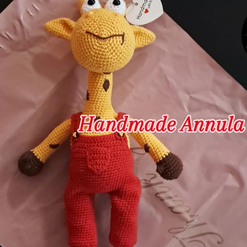 Handmade giraffe made of hypoallergenic cotton yarn