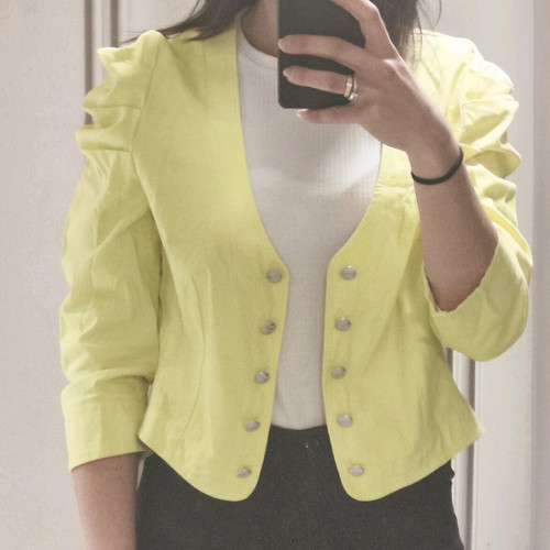 Apanage cropped jacket with puffed sleeves like new, yellow