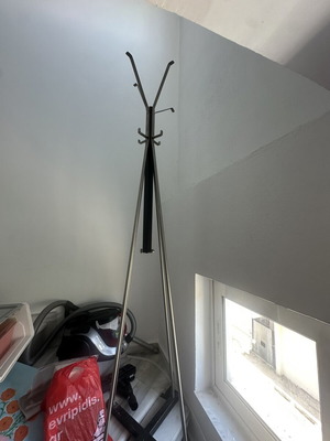 Coat rack with multiple hooks