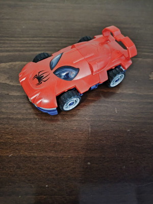 Kinder Spiderman αμάξι σαν καινούργιο, που μεταμορφώνεται από πασχαλινό Κίντερ