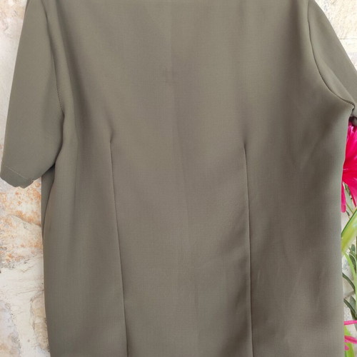 Women's shirt crepe fabric light olive color like new, size XL