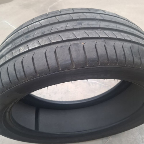 Pirelli car tires like new 285/40/23