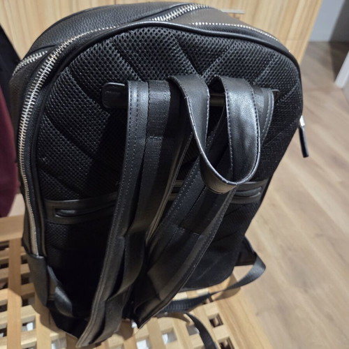 Zara backpack like new with laptop compartment black