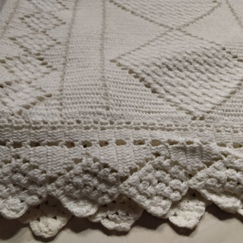 Handmade white knitted blanket super king size 2.33x2.42 m new