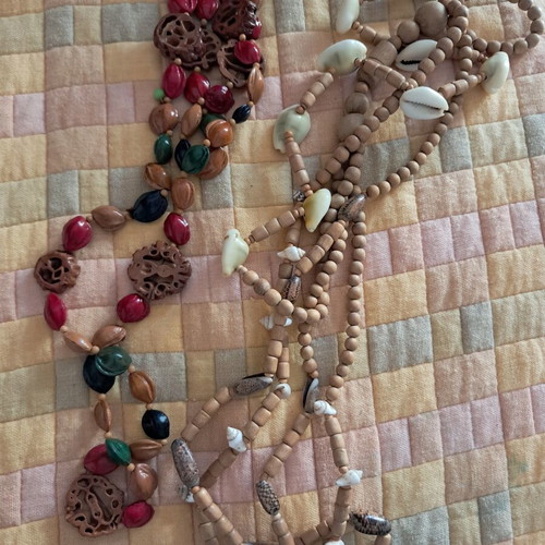 Summer necklaces with shells and colorful seed shapes, like new, set of 2