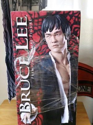 Bruce Lee 1/4 Statue used, Sideshow, rare collectible