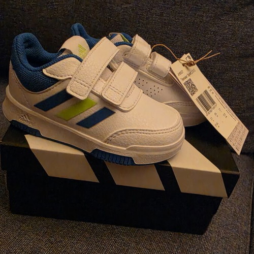 Adidas no21 baby shoes, new, size 12 cm insole