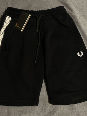Fred Perry ανδρικό σορτσάκι μέγεθος S καινούργιο, μαύρο και άσπρο