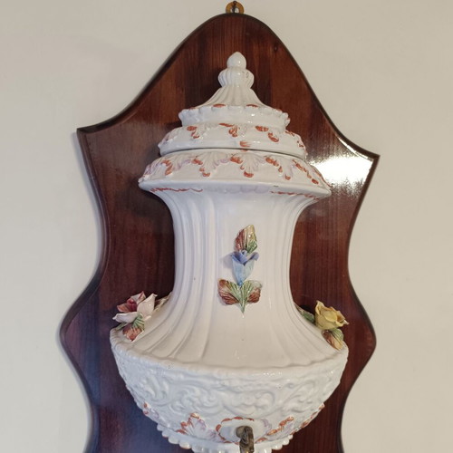 Vintage decorative wall fountain from Italian ceramic like new