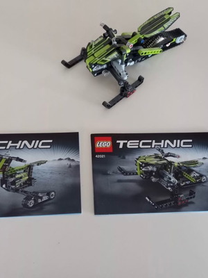 LEGO TECHNIC 42021 SNOWMOBILE