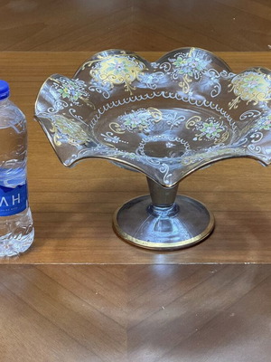 Glass fruit bowl with hand-painted floral motif