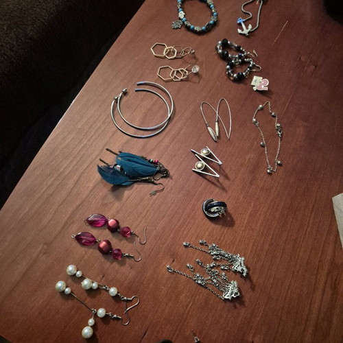 Earrings and bracelets used, multicolored
