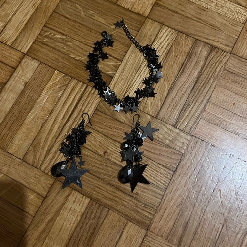 Jewelry set used in very good condition, black and silver