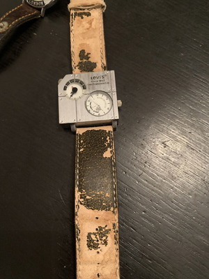 Levi’s watch collectible with new battery and Mexx polo XL green gift