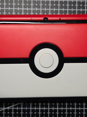 Nintendo New 2DS XL Poké Ball Edition σαν καινούργιο με κάρτα SD 4GB