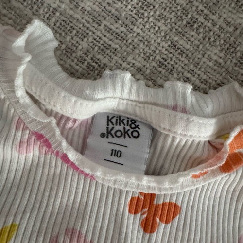 Baby t-shirts 1-2 years like new for girl
