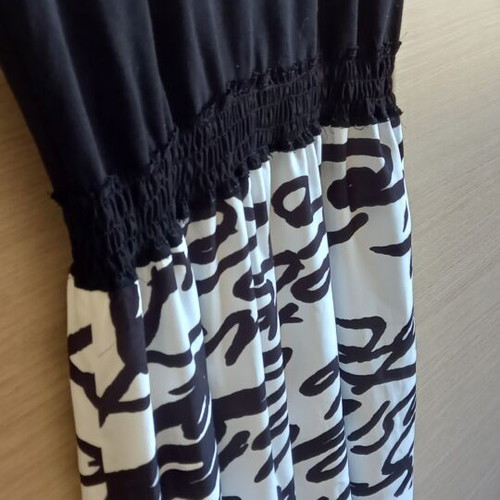 Dress with fabric combination, like new, black and white, size L