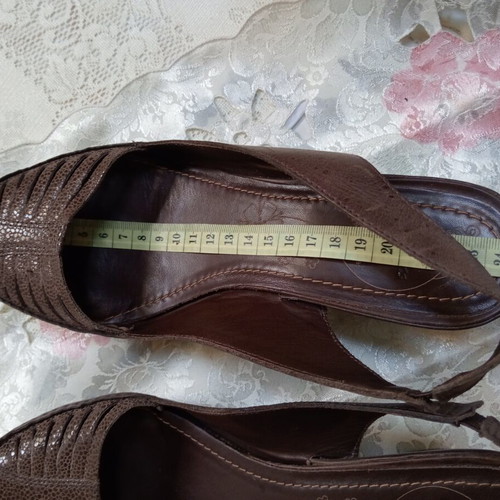 Clarks sandals size 39, new, brown leather with rubber sole
