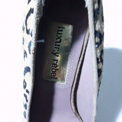 Leather pumps like new, size 37.5, beige and brown