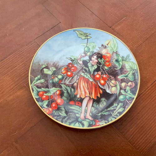 Mary Barker decorative plate with fairies, like new