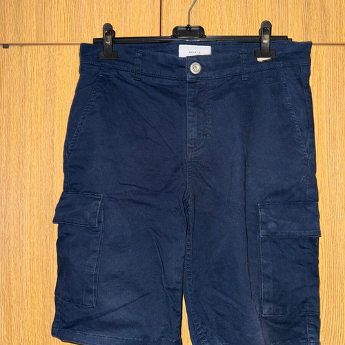Makia men's cargo shorts navy size 32 like new