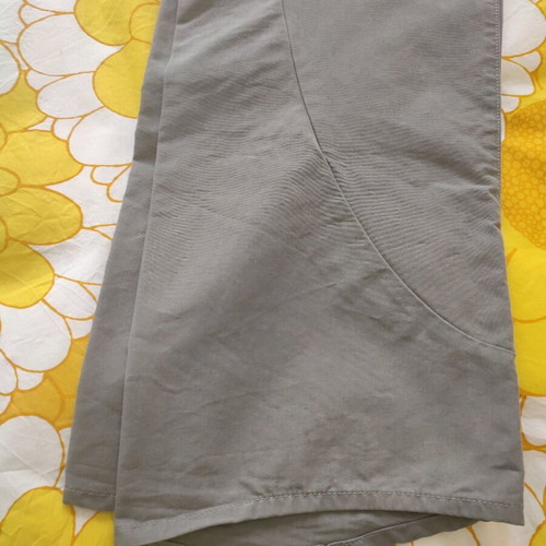 Levi's jeans like new, gray with yellow stitching, small/xs