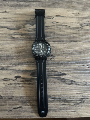 Swatch ελβετικό ρολόι μαύρο μεταχειρισμένο, χρειάζεται μπαταρία, χρονόμετρο, ημερολόγιο