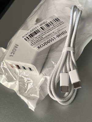 120W GaN Fast Charging Charger Set with 2x USB-C, 2x USB-A and MU2G3ZM/A Apple Cable new