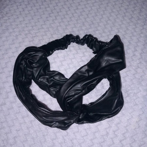 Leather hairband like new