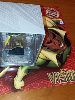 Vision figure Marvel Eaglemoss used with magazine