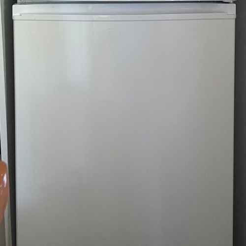 Midea two-door refrigerator 204lt like new, white MDRT294FGE01